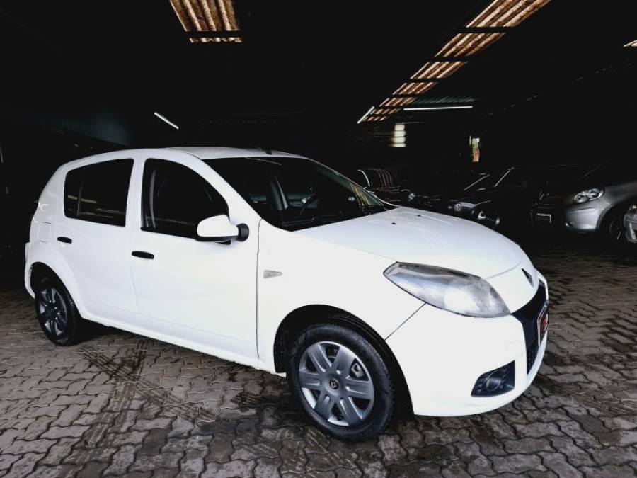 RENAULT - SANDERO - 2014/2014 - Branca - R$ 34.900,00