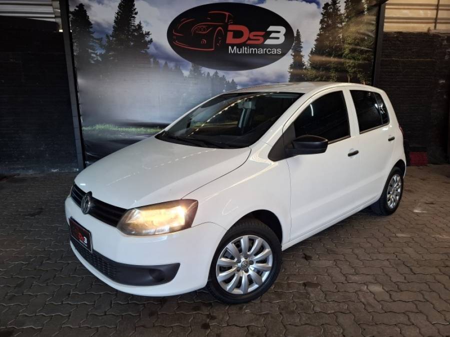 VOLKSWAGEN - FOX - 2014/2014 - Branca - R$ 42.900,00
