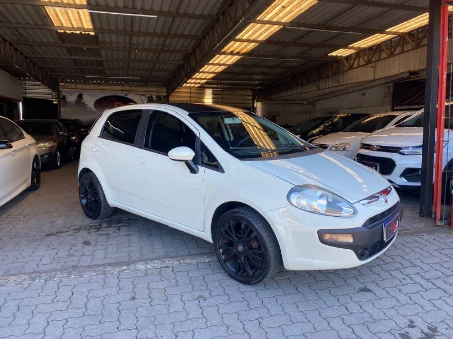 FIAT - PUNTO - 2016/2016 - Branca - R$ 43.900,00