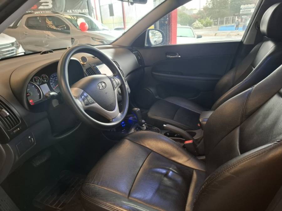 HYUNDAI - I30 - 2012/2012 - Preta - R$ 46.900,00