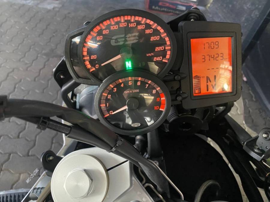 BMW - F 800 - 2013/2013 - Marrom - R$ 39.900,00