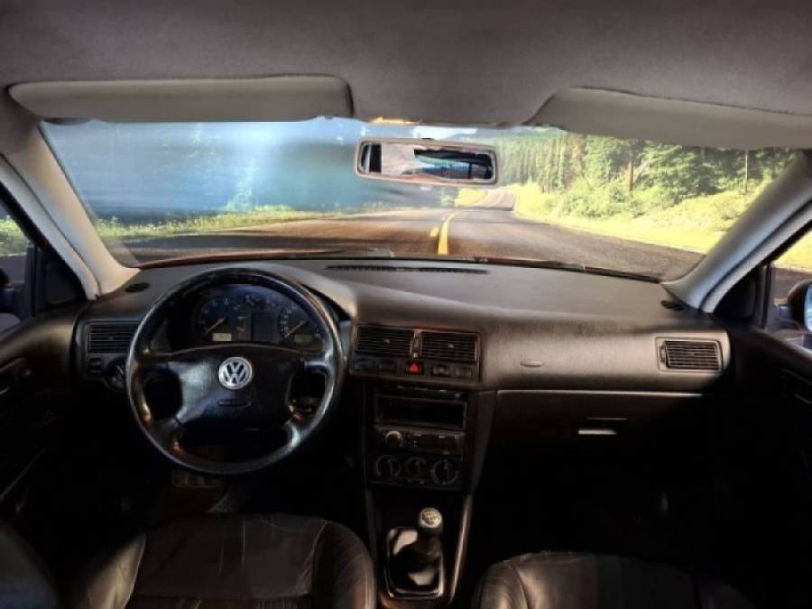 VOLKSWAGEN - GOLF - 2002/2002 - Vermelha - R$ 28.900,00