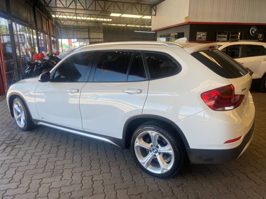 BMW - X1 - 2015/2015 - Branca - R$ 83.900,00
