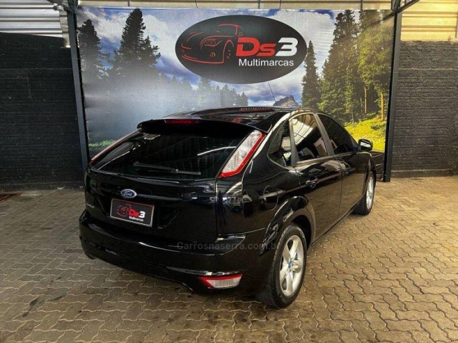 FORD - FOCUS - 2013/2013 - Preta - R$ 43.900,00