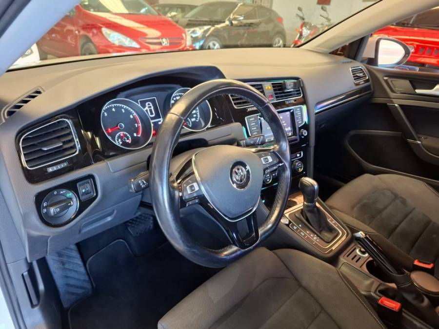 VOLKSWAGEN - GOLF - 2015/2015 - Branca - R$ 79.900,00