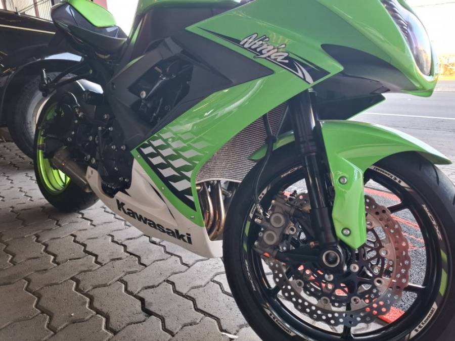 KAWASAKI - NINJA ZX-10R - 2010/2010 - Verde - R$ 39.500,00