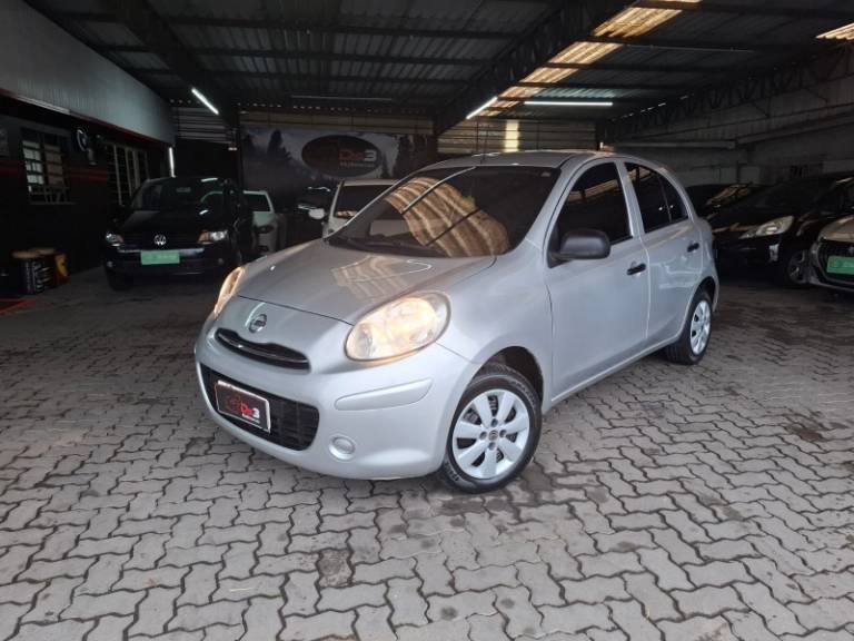NISSAN - MARCH - 2013/2013 - Prata - R$ 35.900,00
