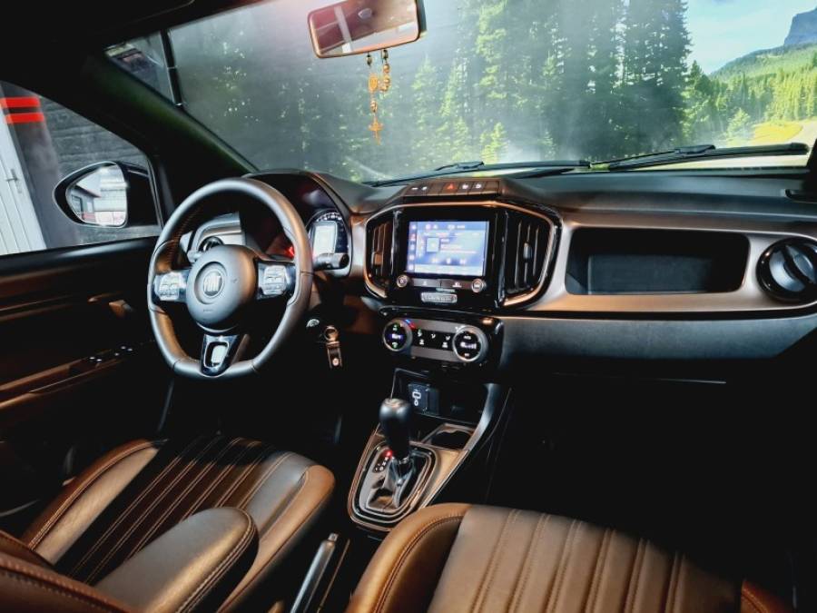 FIAT - STRADA - 2023/2023 - Prata - R$ 126.900,00