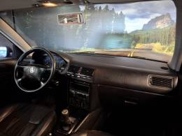 VOLKSWAGEN - GOLF - 2002/2002 - Vermelha - R$ 28.900,00