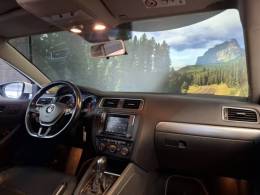 VOLKSWAGEN - JETTA - 2018/2018 - Branca - R$ 91.900,00