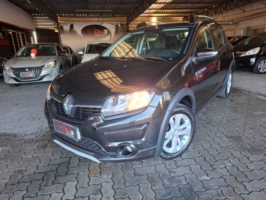 RENAULT - SANDERO - 2015/2015 - Preta - R$ 46.900,00
