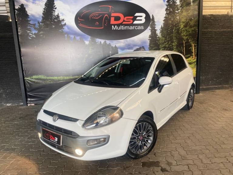 FIAT - PUNTO - 2015/2015 - Branca - R$ 42.900,00