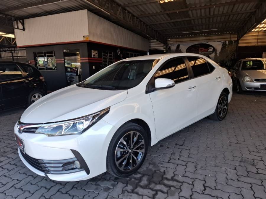 TOYOTA - COROLLA - 2018/2018 - Branca - R$ 99.000,00