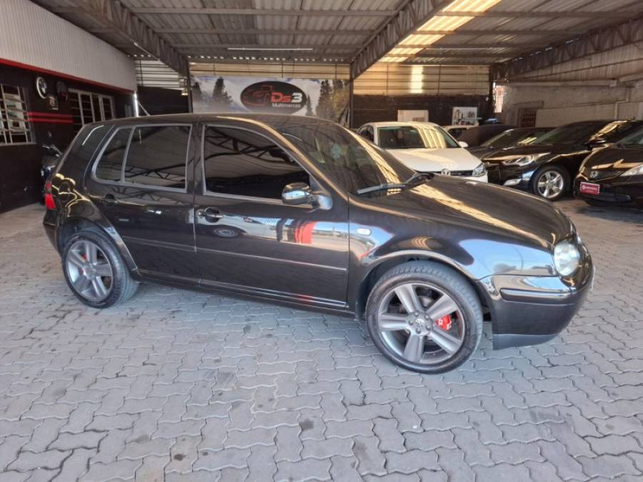 VOLKSWAGEN - GOLF - 2001/2001 - Preta - R$ 26.900,00