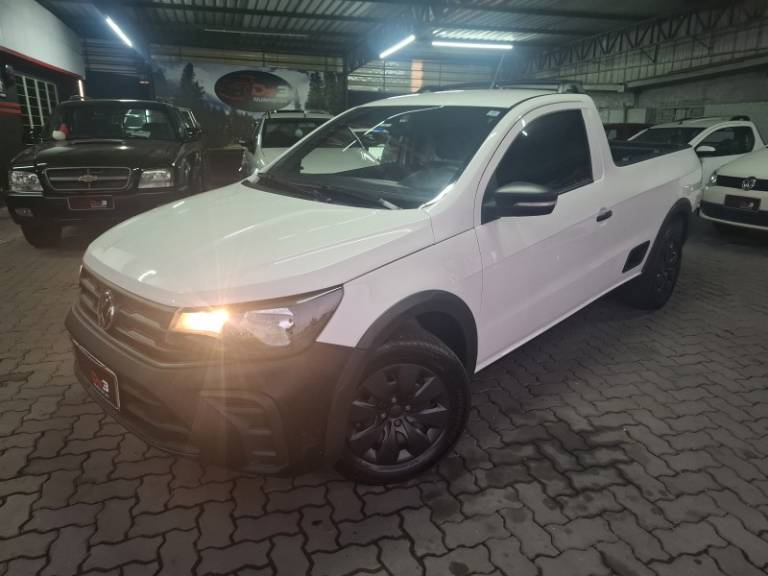 VOLKSWAGEN - SAVEIRO - 2024/2025 - Branca - R$ 88.900,00