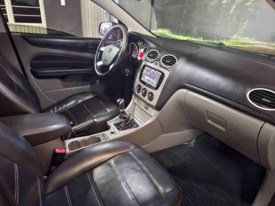 FORD - FOCUS - 2013/2013 - Preta - R$ 43.900,00