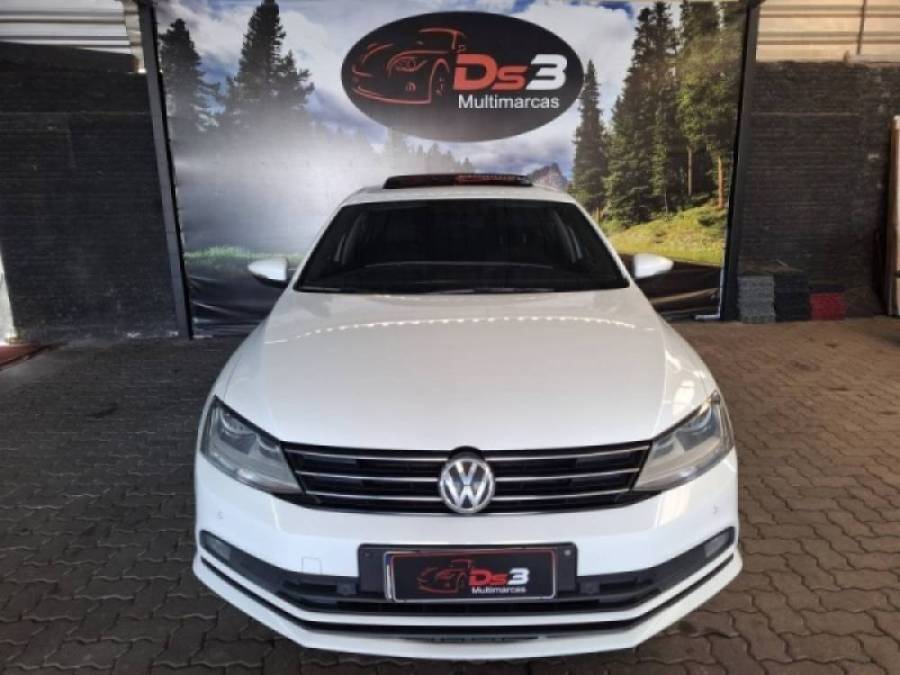 VOLKSWAGEN - JETTA - 2018/2018 - Branca - R$ 91.900,00
