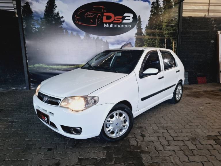 FIAT - PALIO - 2011/2011 - Branca - R$ 27.900,00