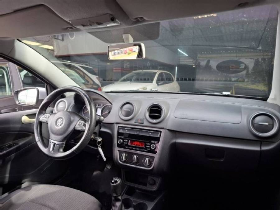 VOLKSWAGEN - VOYAGE - 2014/2014 - Prata - R$ 41.900,00