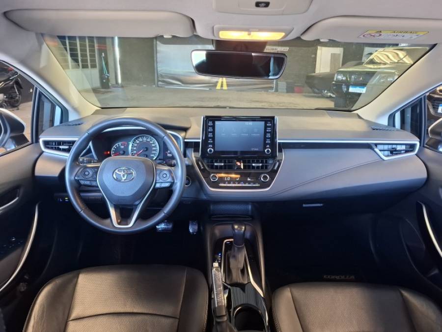TOYOTA - COROLLA - 2023/2023 - Branca - R$ 135.900,00