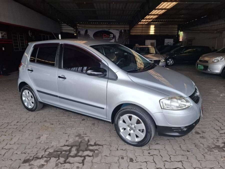VOLKSWAGEN - FOX - 2009/2009 - Prata - R$ 32.900,00