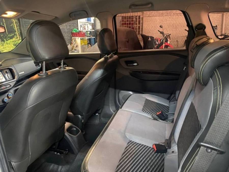 CHEVROLET - SPIN - 2019/2019 - Prata - R$ 76.900,00