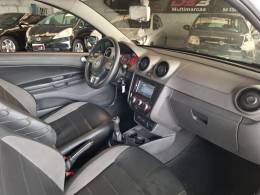 VOLKSWAGEN - SAVEIRO - 2013/2013 - Branca - R$ 52.900,00