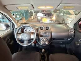 NISSAN - MARCH - 2013/2013 - Prata - R$ 35.900,00