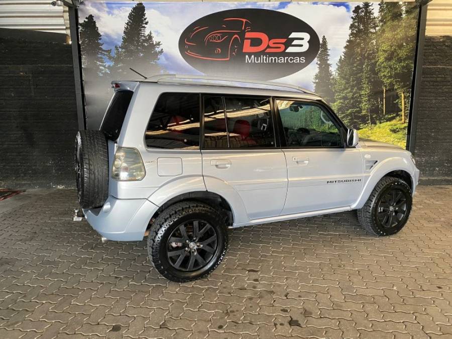 MITSUBISHI - PAJERO TR4 - 2010/2010 - Prata - R$ 57.900,00