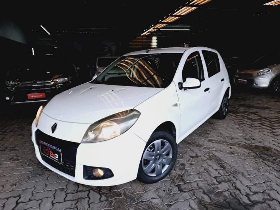 RENAULT - SANDERO - 2014/2014 - Branca - R$ 34.900,00