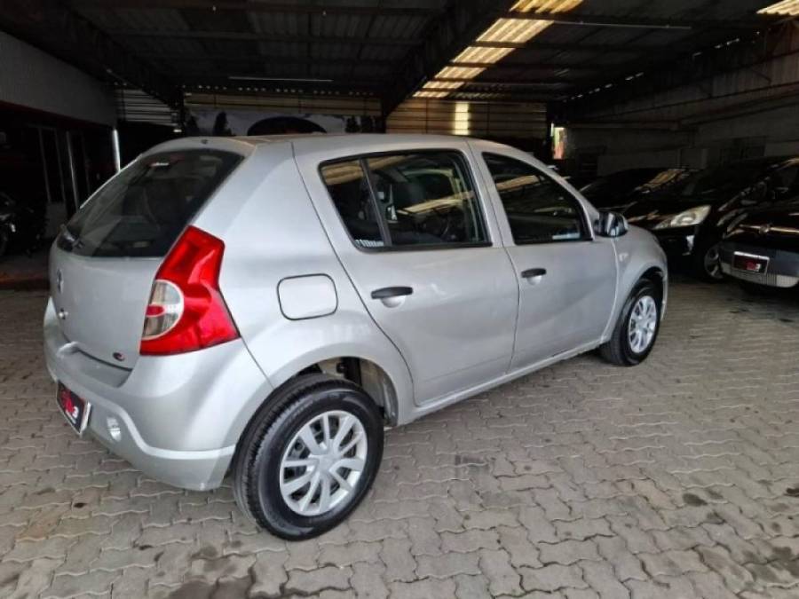 RENAULT - SANDERO - 2014/2014 - Prata - R$ 32.900,00