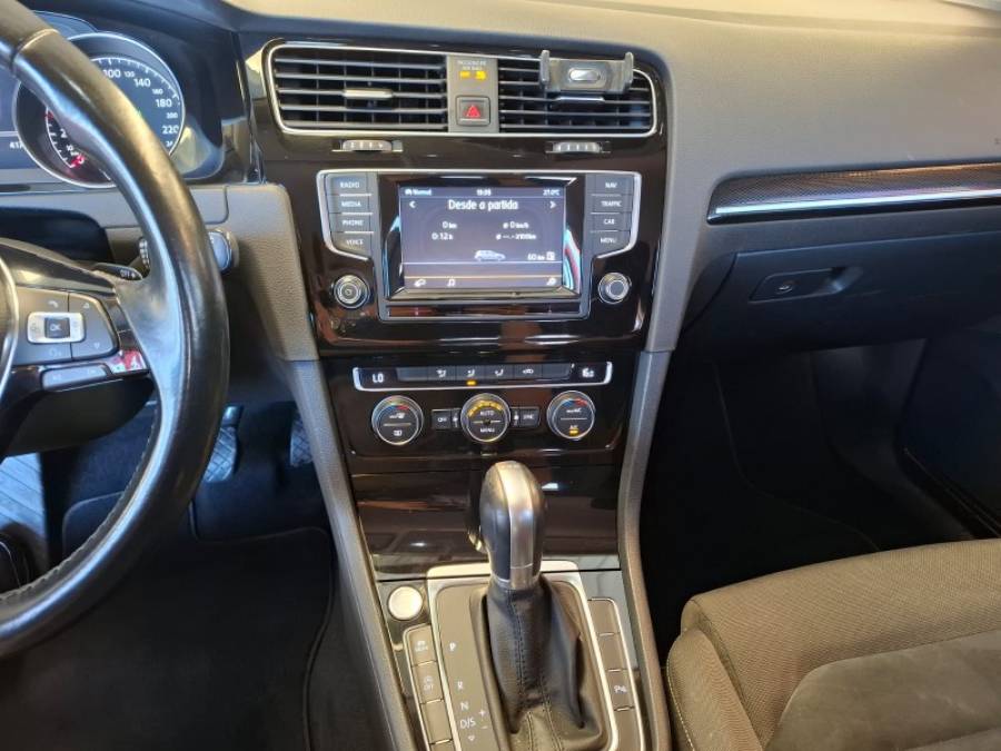 VOLKSWAGEN - GOLF - 2015/2015 - Branca - R$ 79.900,00