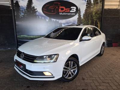 VOLKSWAGEN - JETTA - 2018/2018 - Branca - R$ 89.500,00