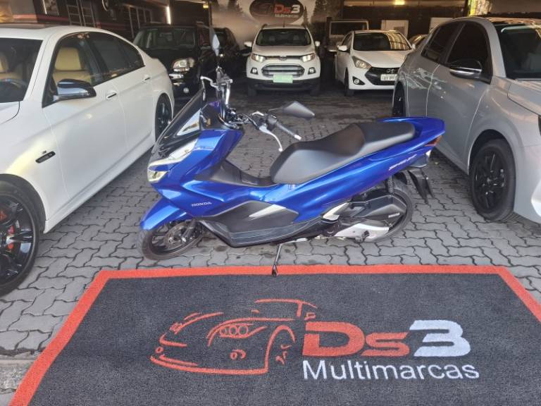 HONDA - PCX - 2022/2022 - Azul - R$ 18.500,00