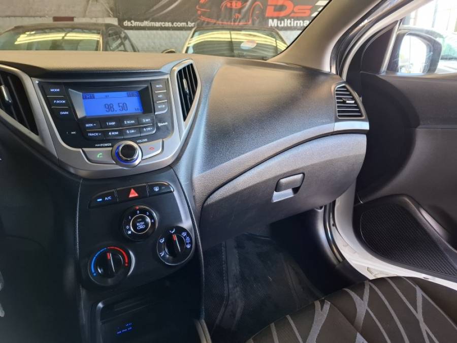 HYUNDAI - HB20 - 2015/2015 - Branca - R$ 43.900,00