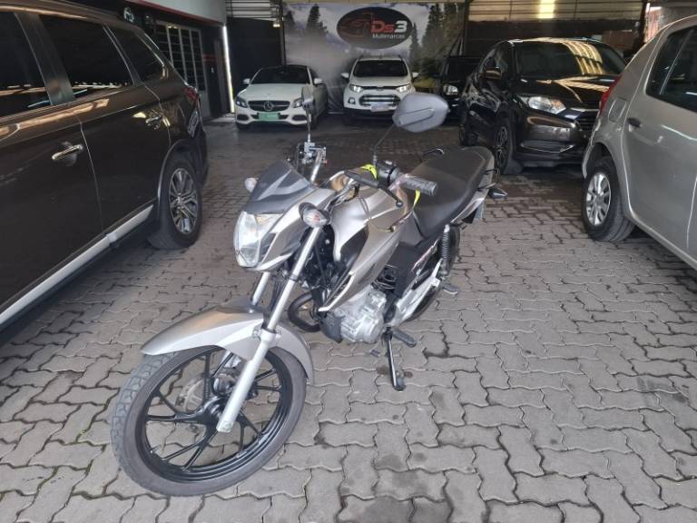 HONDA - CG 160 - 2023/2023 - Prata - R$ 18.000,00