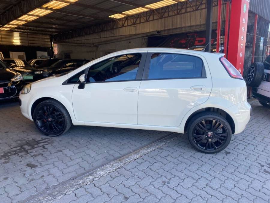 FIAT - PUNTO - 2016/2016 - Branca - R$ 43.900,00