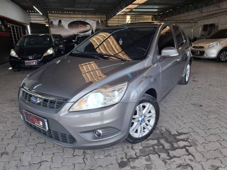 FORD - FOCUS - 2010/2010 - Cinza - R$ 41.900,00