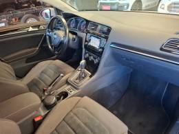 VOLKSWAGEN - GOLF - 2015/2015 - Branca - R$ 79.900,00