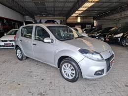 RENAULT - SANDERO - 2014/2014 - Prata - R$ 33.900,00