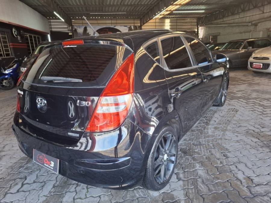 HYUNDAI - I30 - 2011/2011 - Preta - R$ 37.900,00