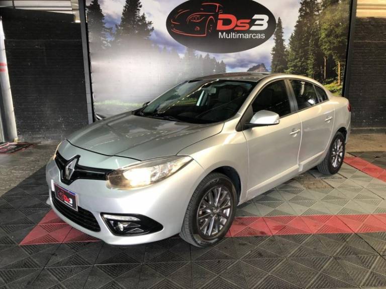 RENAULT - FLUENCE - 2017/2017 - Prata - R$ 58.900,00