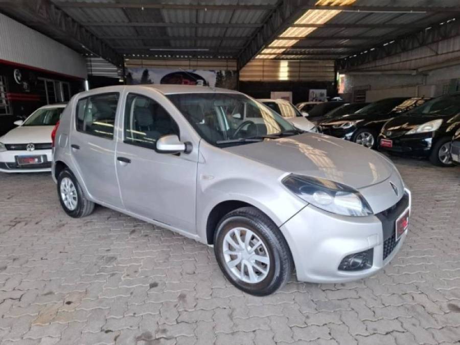 RENAULT - SANDERO - 2014/2014 - Prata - R$ 32.900,00