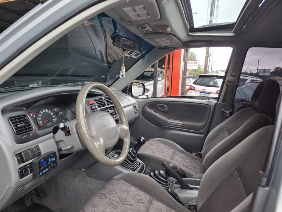CHEVROLET - TRACKER - 2008/2008 - Prata - R$ 48.900,00