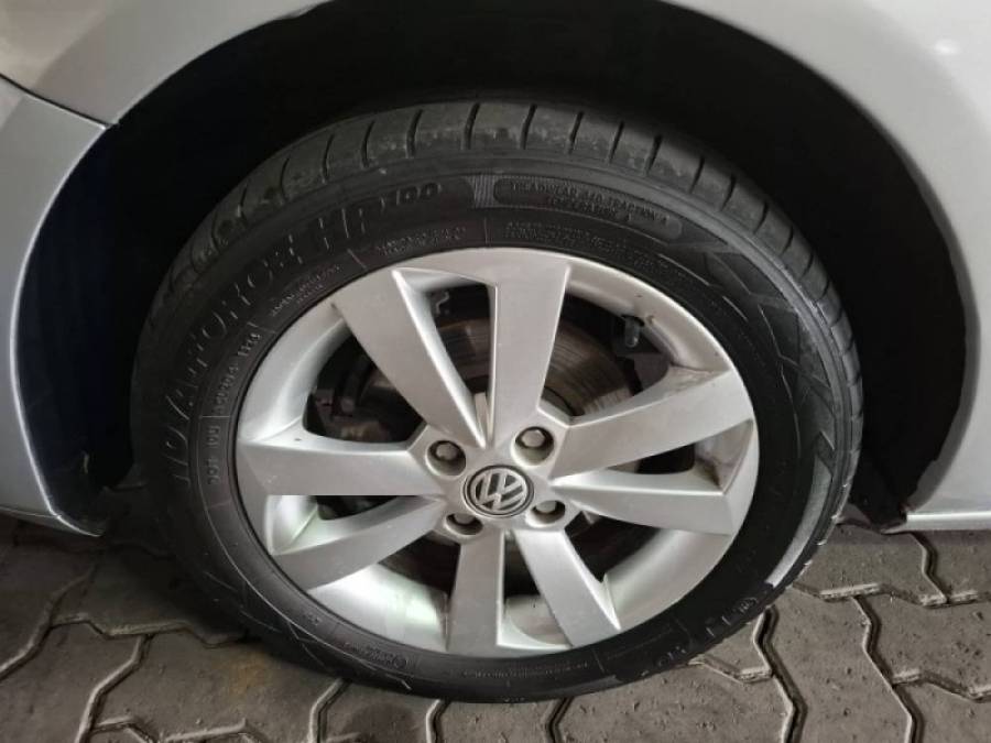VOLKSWAGEN - VOYAGE - 2014/2014 - Prata - R$ 41.900,00