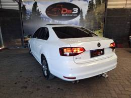 VOLKSWAGEN - JETTA - 2018/2018 - Branca - R$ 91.900,00