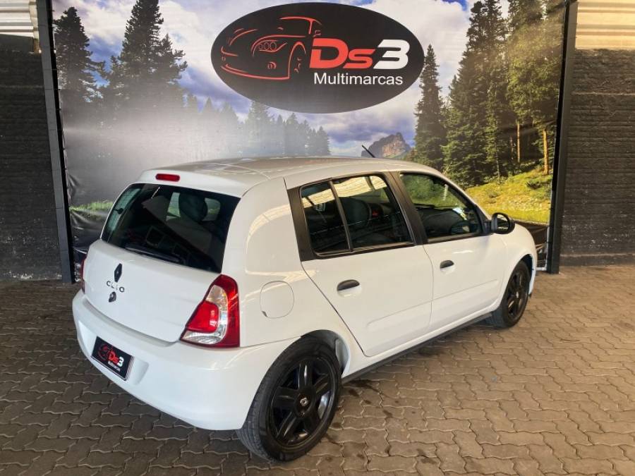 RENAULT - CLIO - 2015/2015 - Branca - R$ 35.900,00