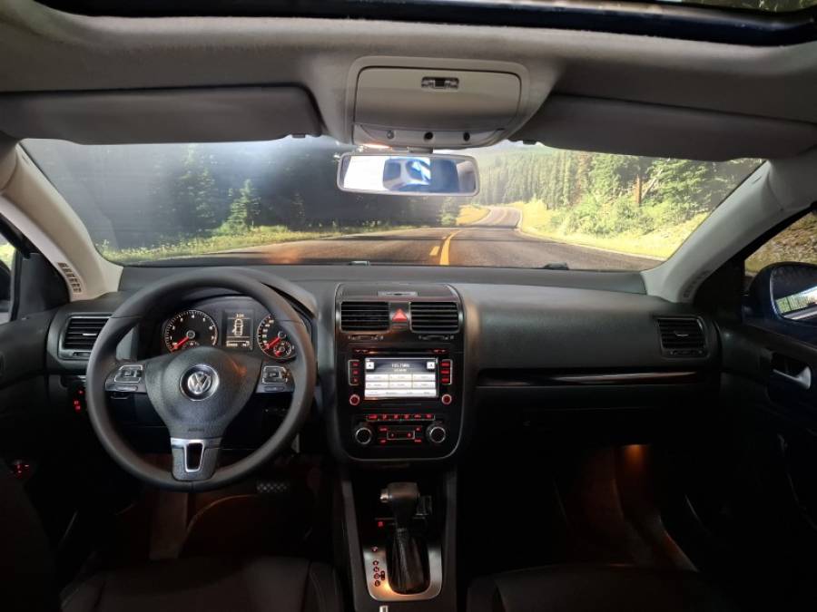 VOLKSWAGEN - JETTA - 2010/2010 - Preta - R$ 40.000,00